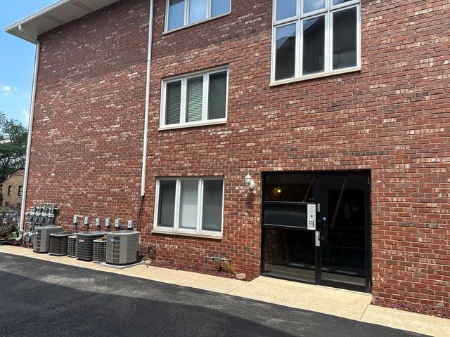 9529 Minnick Avenue 1S, Oak Lawn, IL 60453