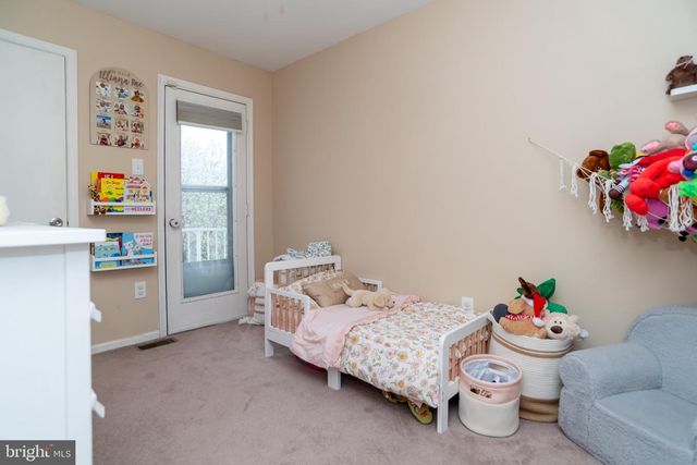 94 CATHERINE CT, Levittown, PA 19057