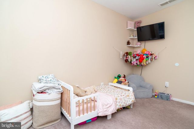 94 CATHERINE CT, Levittown, PA 19057