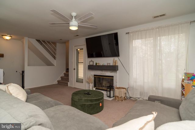 94 CATHERINE CT, Levittown, PA 19057