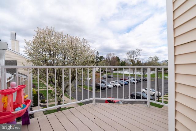94 CATHERINE CT, Levittown, PA 19057