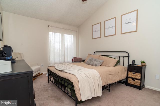 94 CATHERINE CT, Levittown, PA 19057