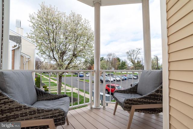 94 CATHERINE CT, Levittown, PA 19057