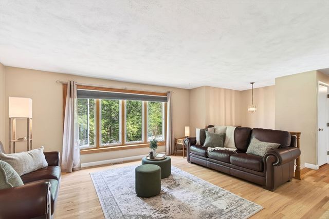 306 Franklin St, Mansfield, MA 02048