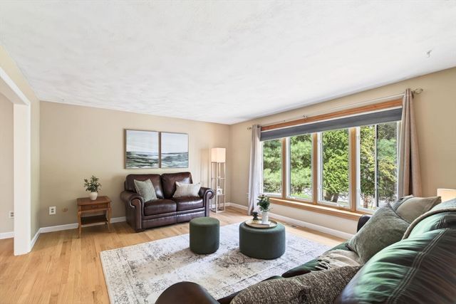 306 Franklin St, Mansfield, MA 02048