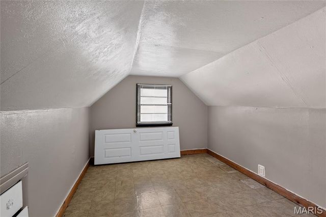 1240 Lakeview Avenue, St Louis, MO 63138