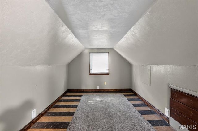 1240 Lakeview Avenue, St Louis, MO 63138