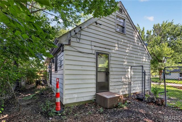 1240 Lakeview Avenue, St Louis, MO 63138