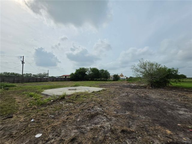 2443 Lindsey, Robstown, TX 78380