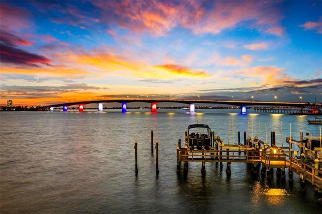 280 GOLDEN GATE POINT 200, Sarasota, FL 34236