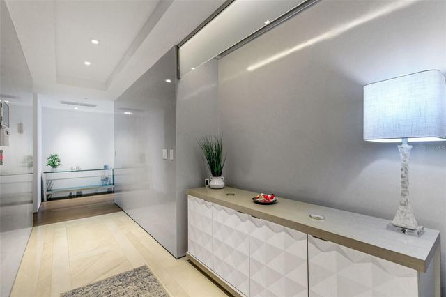 280 GOLDEN GATE POINT 200, Sarasota, FL 34236