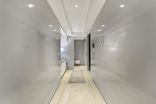 280 GOLDEN GATE POINT 200, Sarasota, FL 34236