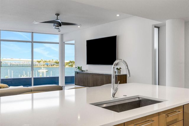 280 GOLDEN GATE POINT 200, Sarasota, FL 34236