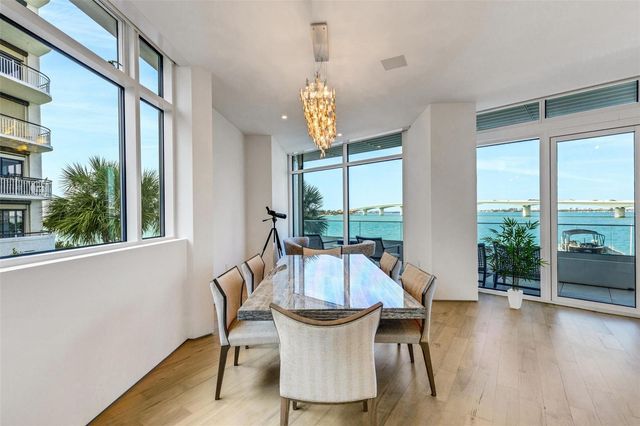 280 GOLDEN GATE POINT 200, Sarasota, FL 34236