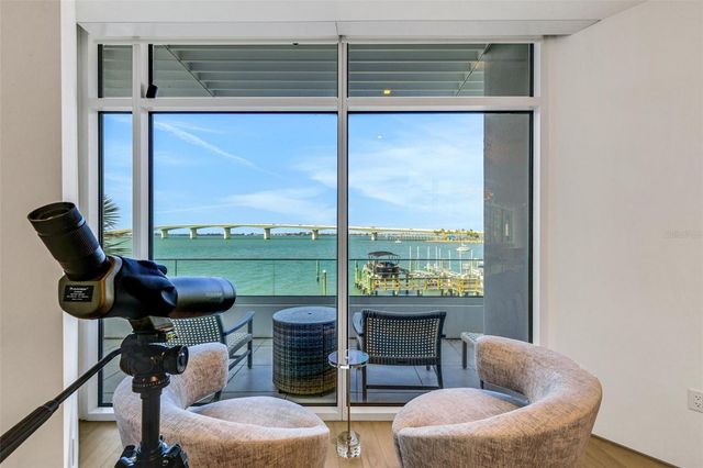 280 GOLDEN GATE POINT 200, Sarasota, FL 34236