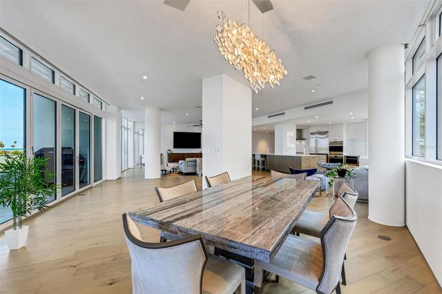 280 GOLDEN GATE POINT 200, Sarasota, FL 34236