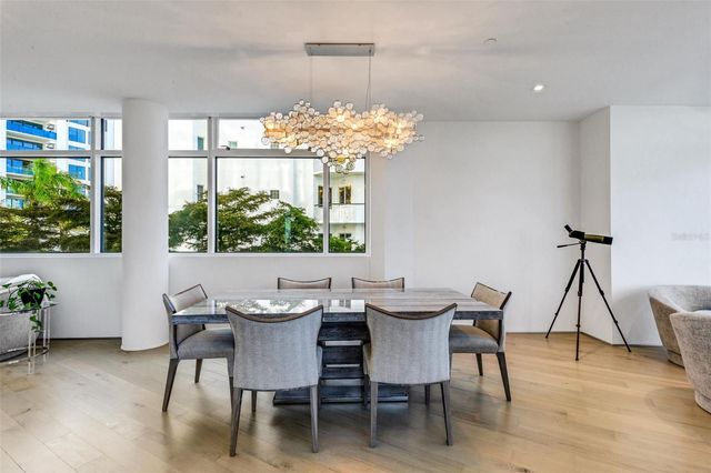 280 GOLDEN GATE POINT 200, Sarasota, FL 34236