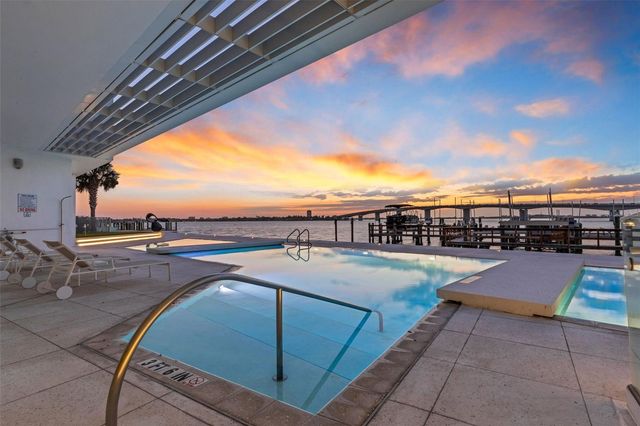 280 GOLDEN GATE POINT 200, Sarasota, FL 34236