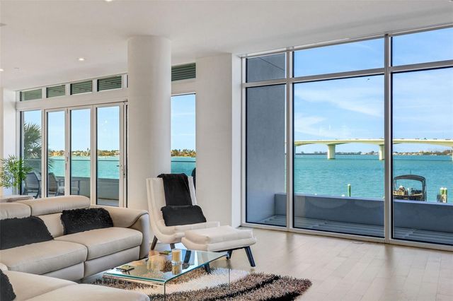 280 GOLDEN GATE POINT 200, Sarasota, FL 34236