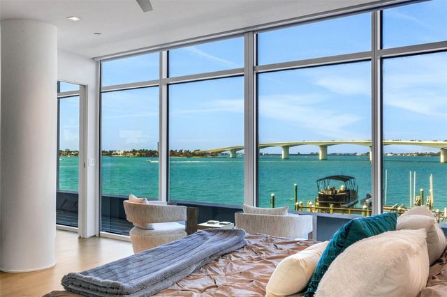 280 GOLDEN GATE POINT 200, Sarasota, FL 34236