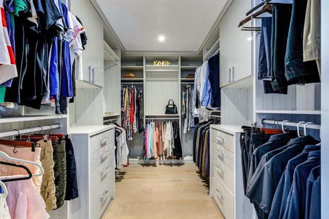 280 GOLDEN GATE POINT 200, Sarasota, FL 34236