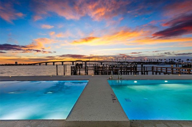 280 GOLDEN GATE POINT 200, Sarasota, FL 34236