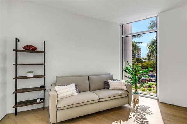 280 GOLDEN GATE POINT 200, Sarasota, FL 34236