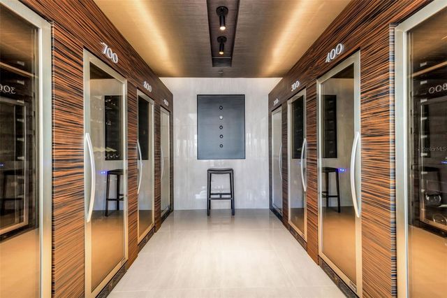 280 GOLDEN GATE POINT 200, Sarasota, FL 34236