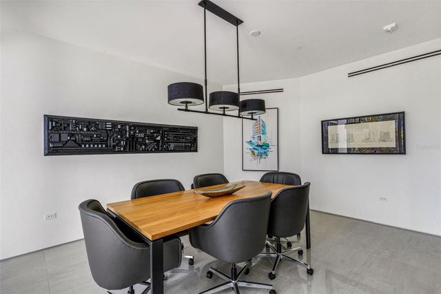 280 GOLDEN GATE POINT 200, Sarasota, FL 34236