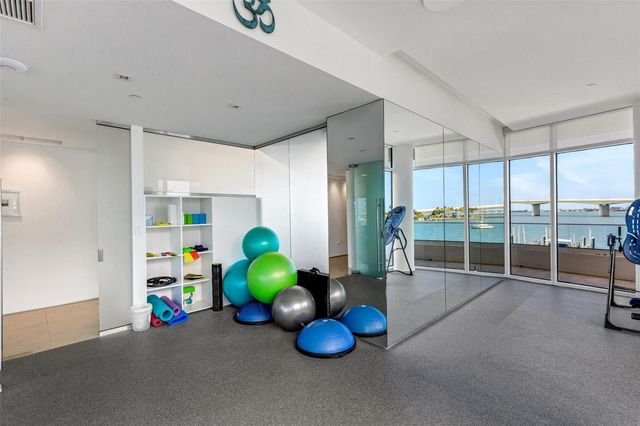 280 GOLDEN GATE POINT 200, Sarasota, FL 34236