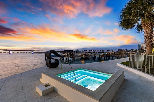 280 GOLDEN GATE POINT 200, Sarasota, FL 34236