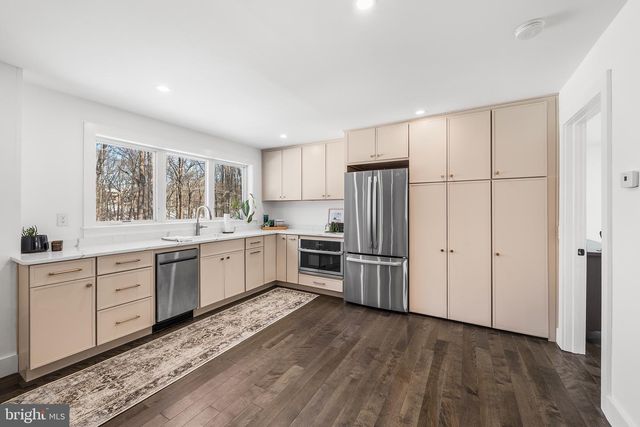 2800 HORSESHOE TRL, Chester Springs, PA 19425