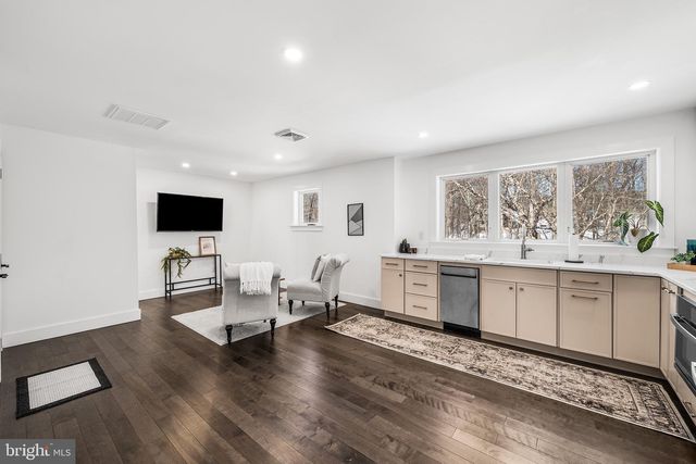 2800 HORSESHOE TRL, Chester Springs, PA 19425