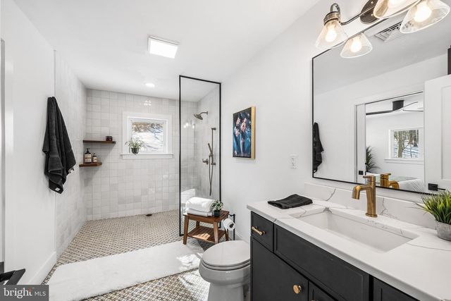 2800 HORSESHOE TRL, Chester Springs, PA 19425