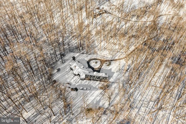 2800 HORSESHOE TRL, Chester Springs, PA 19425