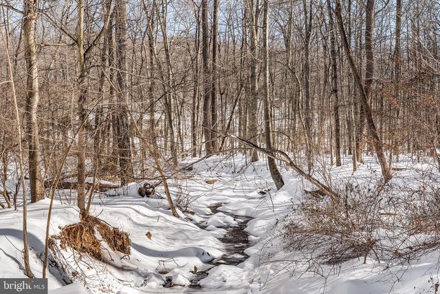 2800 HORSESHOE TRL, Chester Springs, PA 19425