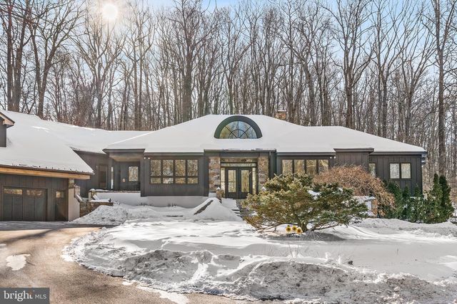 2800 HORSESHOE TRL, Chester Springs, PA 19425