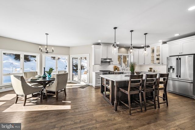 2800 HORSESHOE TRL, Chester Springs, PA 19425