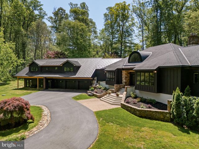 2800 HORSESHOE TRL, Chester Springs, PA 19425