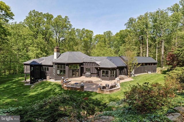 2800 HORSESHOE TRL, Chester Springs, PA 19425