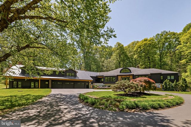2800 HORSESHOE TRL, Chester Springs, PA 19425