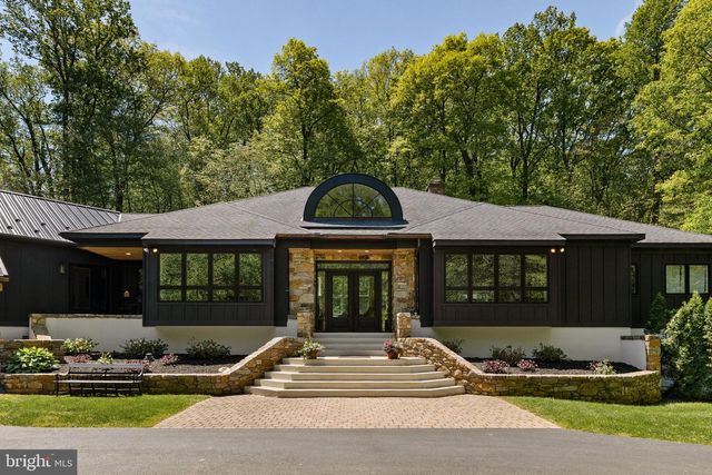 2800 HORSESHOE TRL, Chester Springs, PA 19425