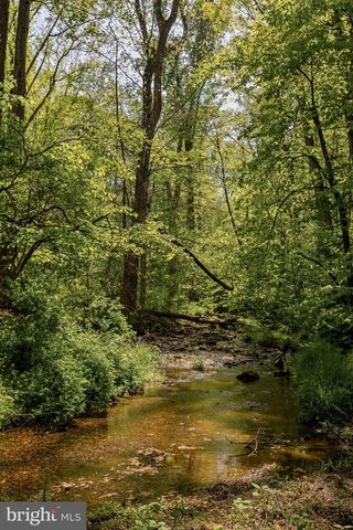 2800 HORSESHOE TRL, Chester Springs, PA 19425
