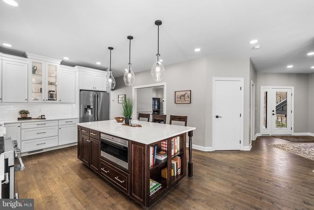 2800 HORSESHOE TRL, Chester Springs, PA 19425