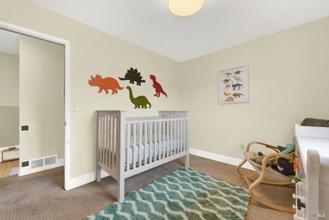 196 Caldwell Dr, Vacaville, CA 95687