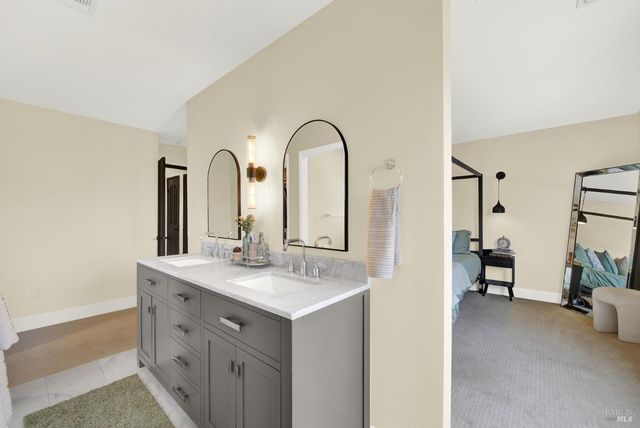 196 Caldwell Dr, Vacaville, CA 95687