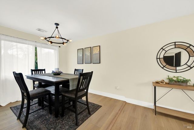 196 Caldwell Dr, Vacaville, CA 95687