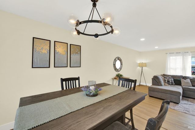 196 Caldwell Dr, Vacaville, CA 95687