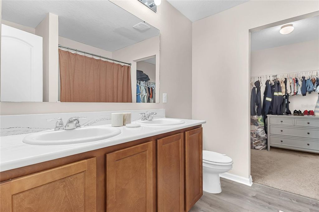 Image 20 of property listing at 313 W ASTER COURT, Kissimmee, FL 34759