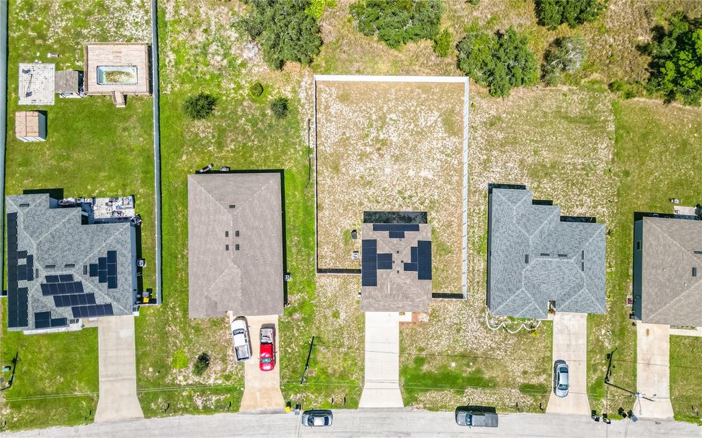 Image 33 of property listing at 313 W ASTER COURT, Kissimmee, FL 34759